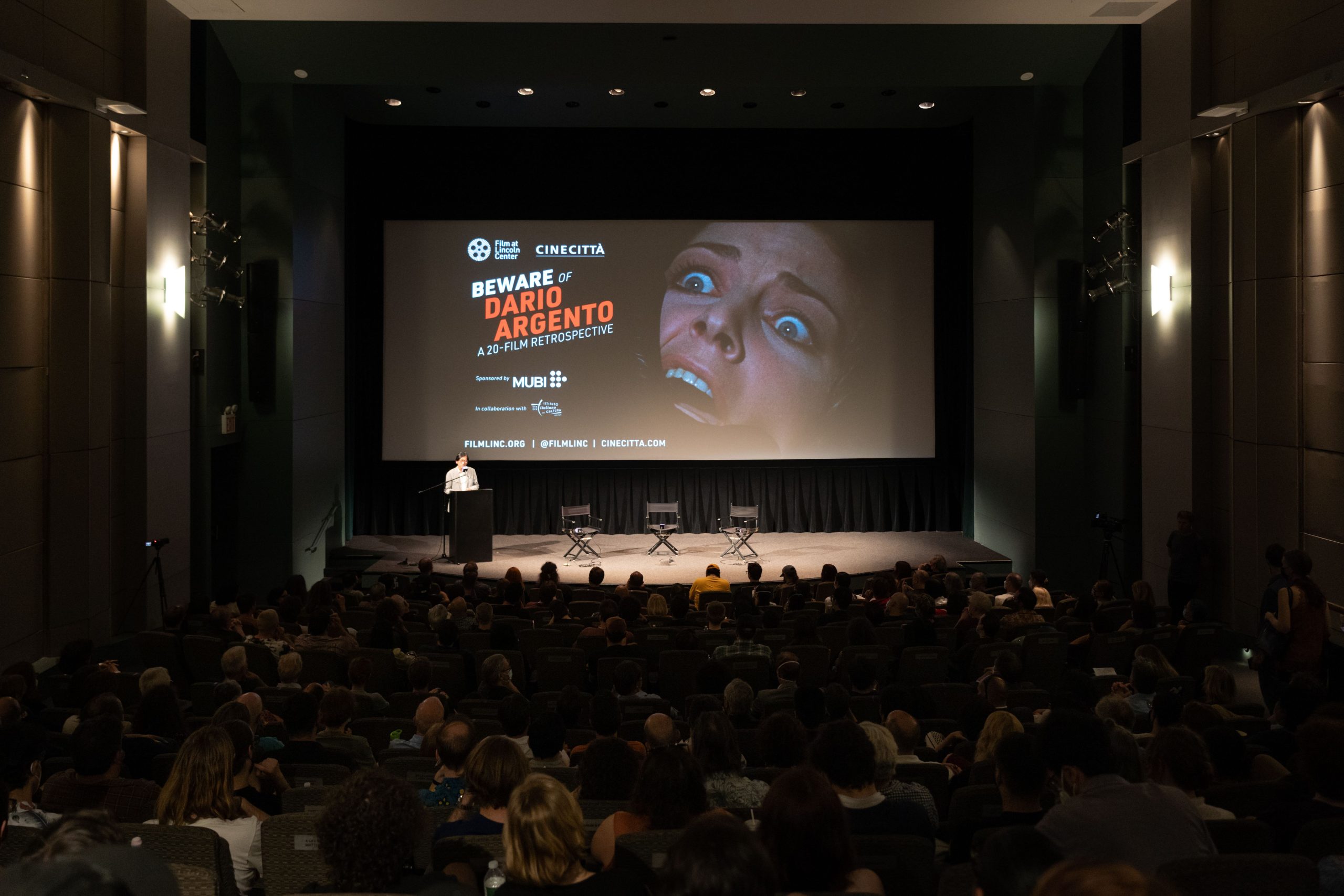 Dario Argento accolto come una rockstar a New York in occasione della rassegna “Attenti a Dario Argento: una rassegna di 20 film”