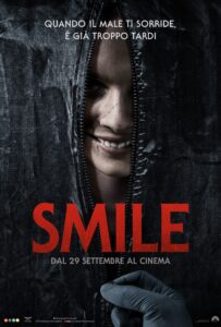 Smile Recensione Poster