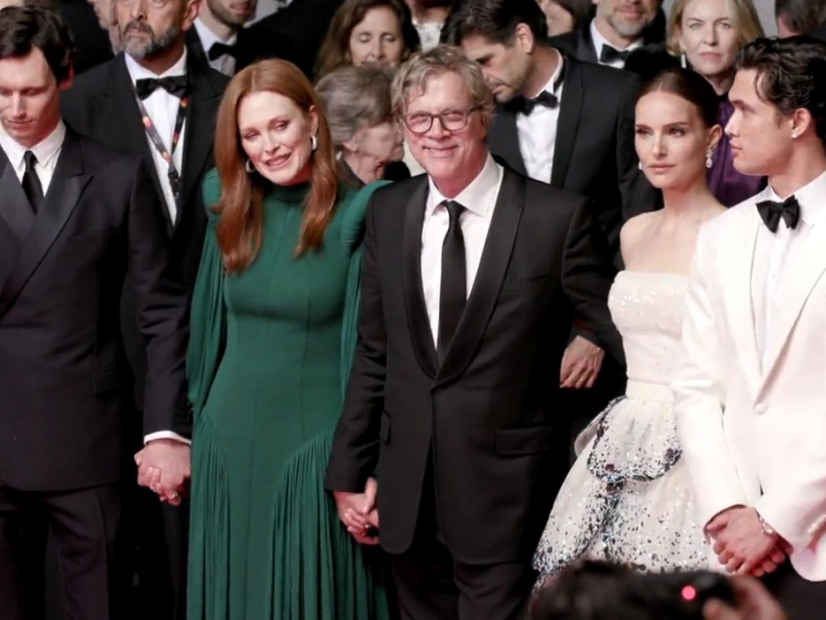 Cannes 76, Natalie Portman e Julianne Moore star sulla Croisette: "Esploriamo le trasgressioni”