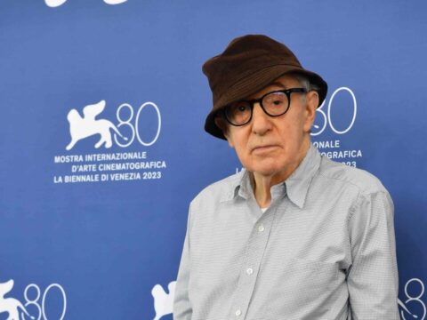 Venezia 80, il ritorno di Woody Allen tra omicidio, adulterio e caso